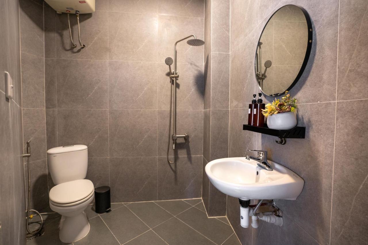 Annam Lakeside -
